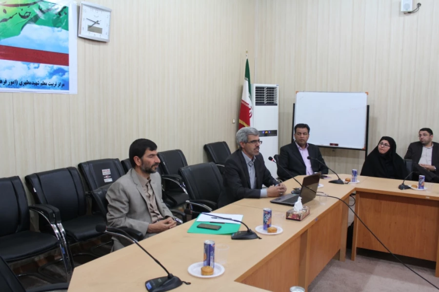 جلسه هم اندیشی اساتیدهیات علمی دانشگاه فرهنگیان استان با اعضاء شورای معاونین آموزش وپرورش استان