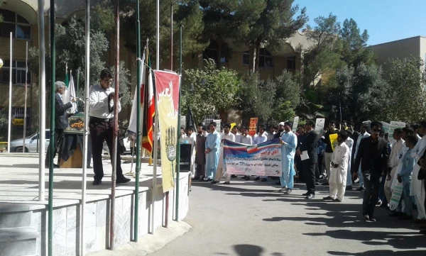 دانشجویان ، کارکنان واساتید دانشگاه فرهنگیان استان سیستان وبلوچستان با برگزاری تجمعی اظهارات اخیر رئیس جمهور آمریکا درباره ایران را محکوم کردند