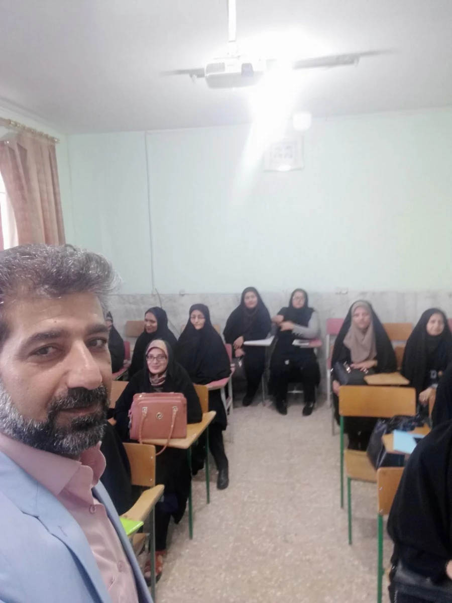 برگزاری جلسات توجیهی آزمون اصلح ویژه مهارت آموزان  ماده ۲۸ توسط مسئول واحد نظارت ،ارزیابی وتضمین کیفیت  مدیریت استان