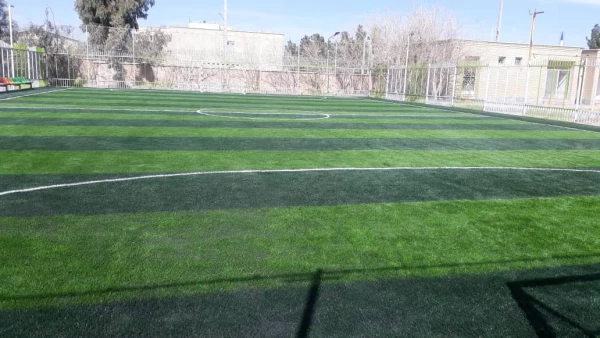 تکمیل و آماده سازی زمین چمن مصنوعی پردیس شهید مطهری 4