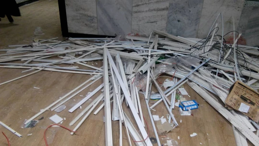 ادامه روند تعویض سیم کشی برق ، تلفن وشبکه