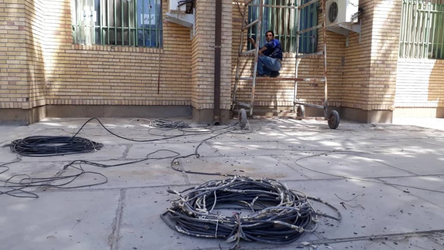 تعویض سیم کشی تلفن های داخلی وثابت ساختمان اداری و آموزشی پردیس شهید مطهری  3