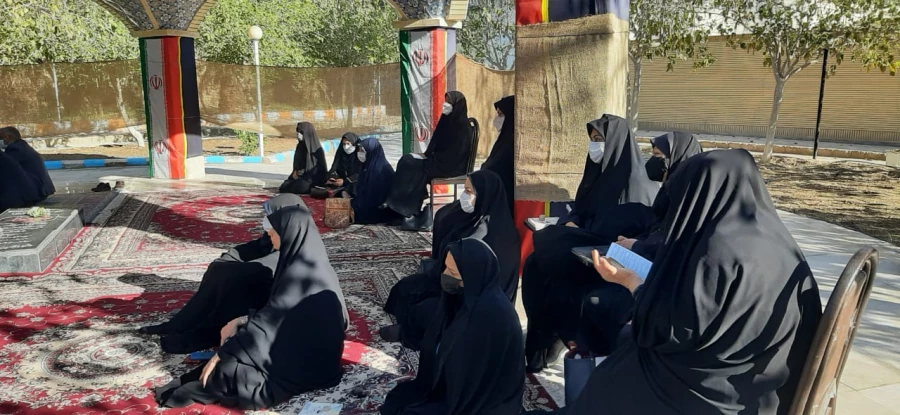 در جوار مزار شهید گمنام پردیش شهید مطهری 12