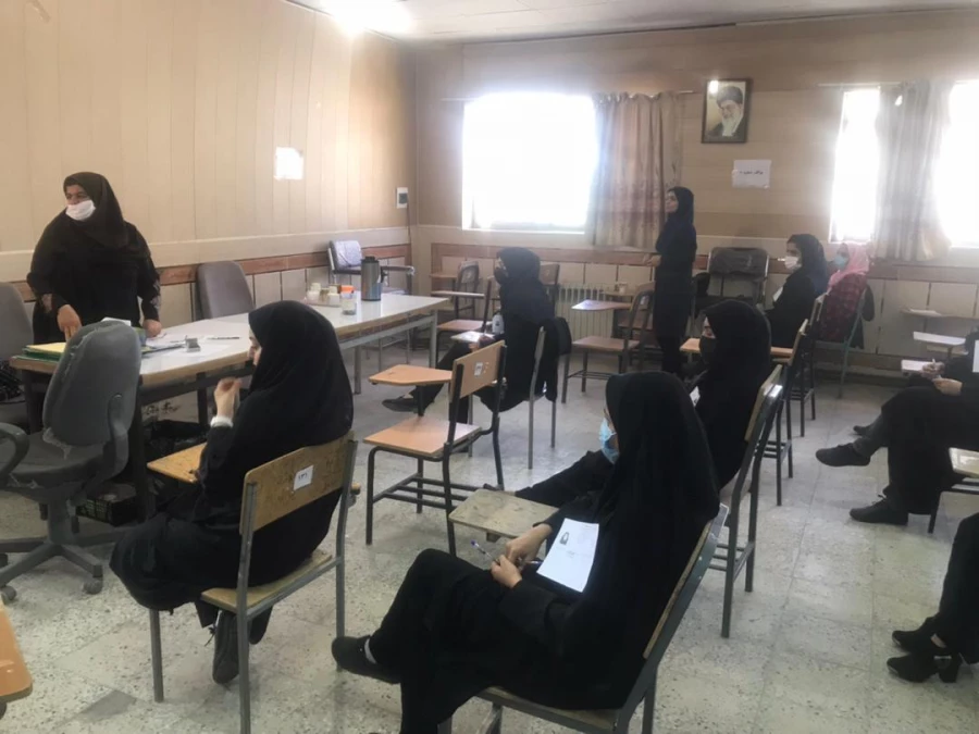 امتحانات پایان ترم پردیس رسالت به صورت حضوری در حال برگزاری می باشد 3