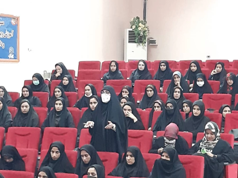 برگزاری دوره های فرهنگی وتربیتی دانشجویان ورودی 1398 5