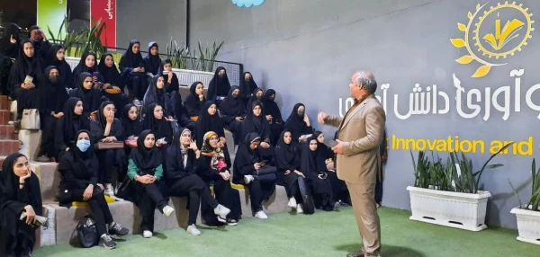 دوره آموزشی استفاده از تکنولوژی در تدریس 2