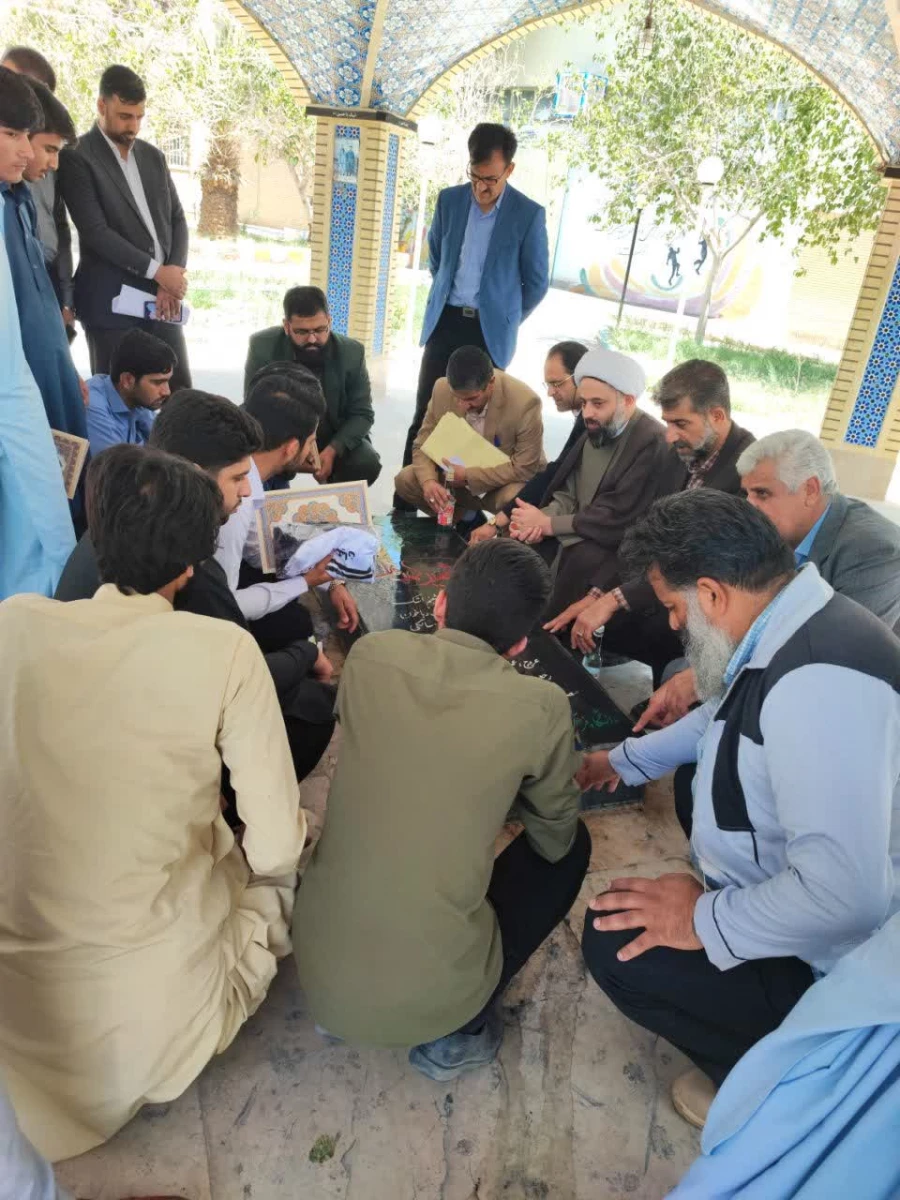 به مناسبت هفته سراهای دانشجویی با حضور مسئولین از خوابگاه های برتر پردیس شهید مطهری  دانشگاه فرهنگیان  تجلیل و تقدیر شد. 6