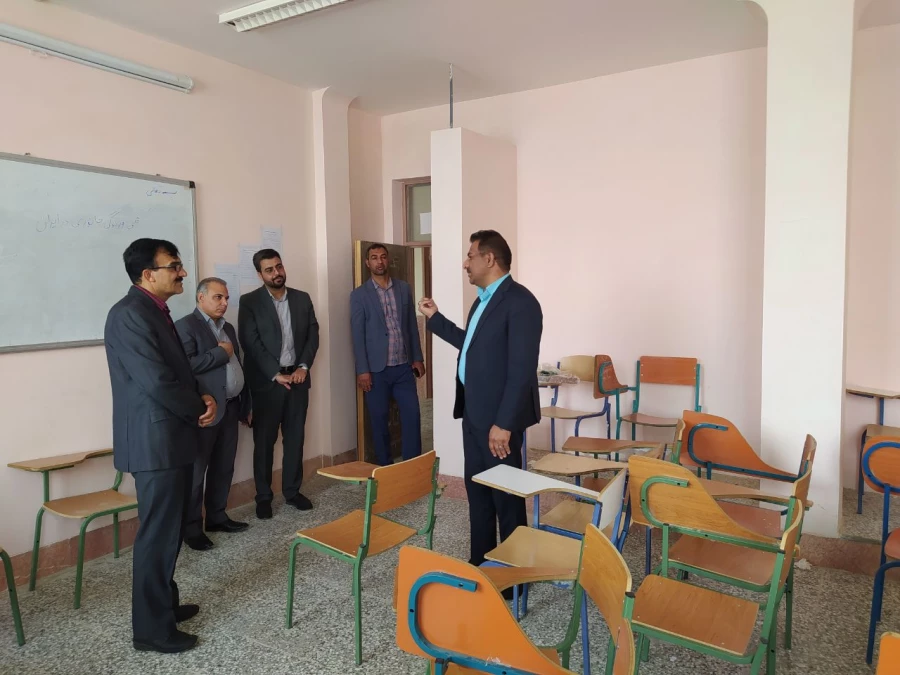 بازدید ناظرین استانی از مدارس مجری درس کارورزی شهرستان زابل  3