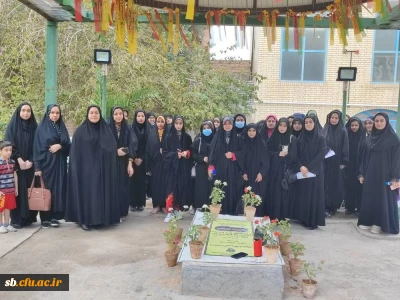 همزمان با دهه کرامت انجام گرفت : 

اعزام دانشجومعلمان دختر زیارت اولی به مشهد مقدس 