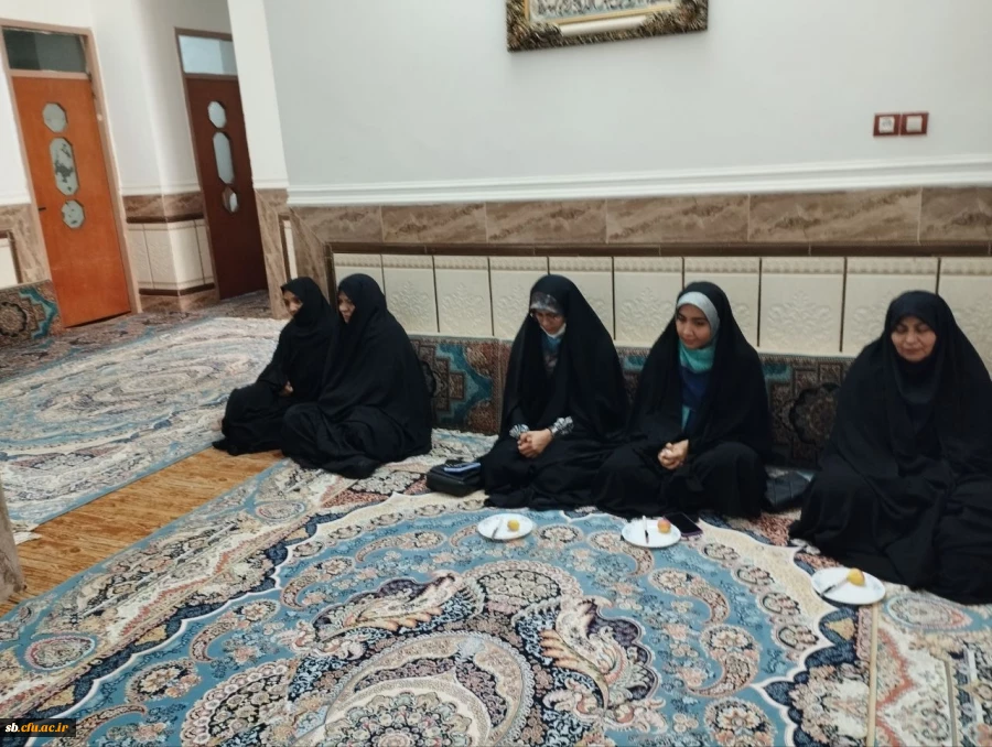 دیدار با خانواده شهید دانشجو معلم 
 2