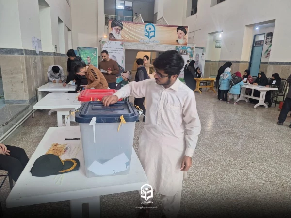 حضور دانشجو معلمان دانشگاه فرهنگیان استان سیستان و بلوچستان پای صدوق های رای  4