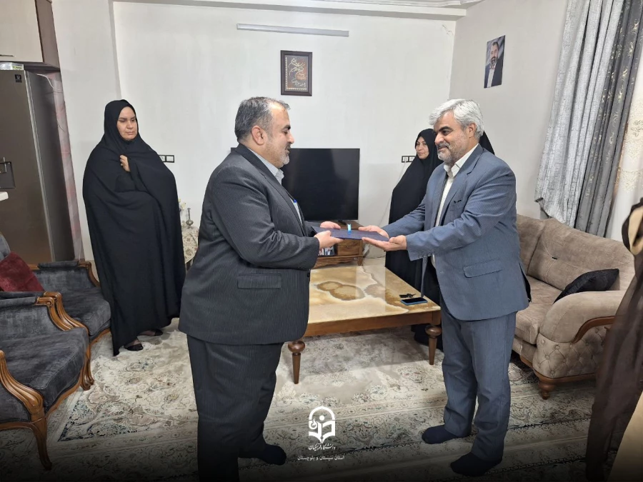 آیین غبار  روبی مزار شهدای گمناو و تجلیل از خانواده شهدای دانشجو معلم  3