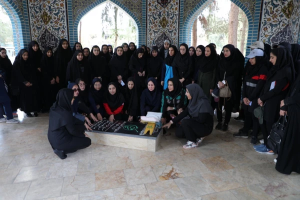 برگزاری همایش پیاده روی ویژه بانوان به مناسبت هفته تربیت بدنی و ورزش 3