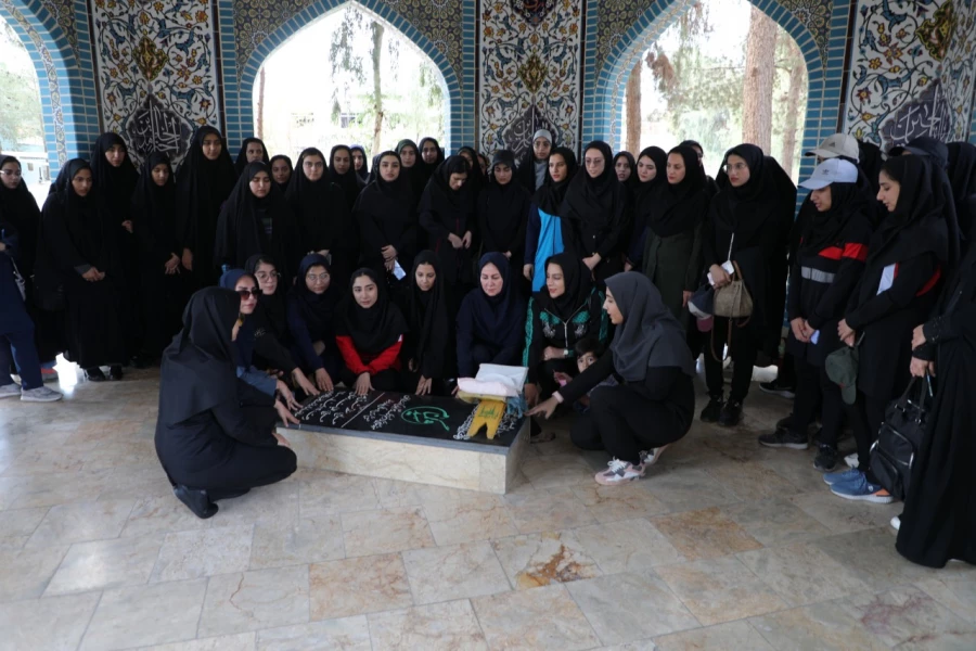 برگزاری همایش پیاده روی ویژه بانوان به مناسبت هفته تربیت بدنی و ورزش 3