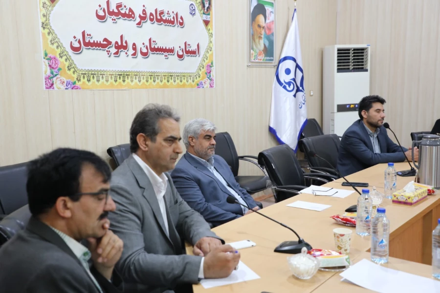 طرح جامع پیشگیری از آسیب های اجتماعی در پردیس های استانی دانشگاه فرهنگیان سیستان وبلوچستان برگزار خواهد شد.
 8