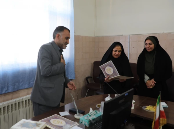 مراسم تجلیل از افتخارآفرینان استانی و کشوری جشنواره تدریس برتر
 3