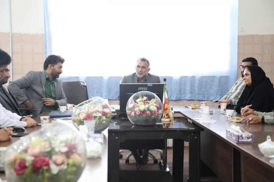 مراسم تجلیل از افتخارآفرینان استانی و کشوری جشنواره تدریس برتر
 4