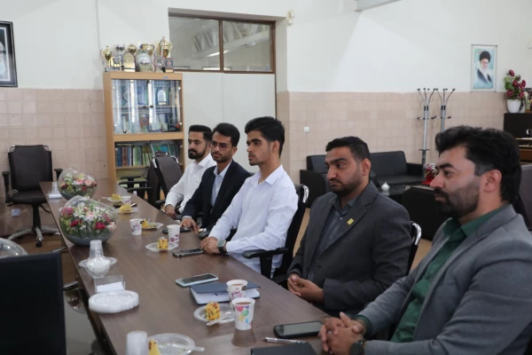 مراسم تجلیل از افتخارآفرینان استانی و کشوری جشنواره تدریس برتر
 5