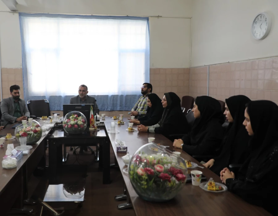 مراسم تجلیل از افتخارآفرینان استانی و کشوری جشنواره تدریس برتر
 7