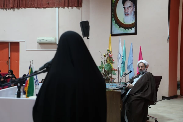 کرسی آزاد اندیشی  8