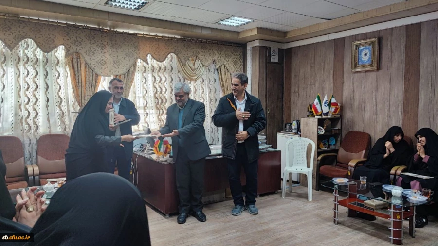 تقدیر سرپرست دانشگاه فرهنگیان سیستان وبلوچستان  از همکاران زن پردیس رسالت  2