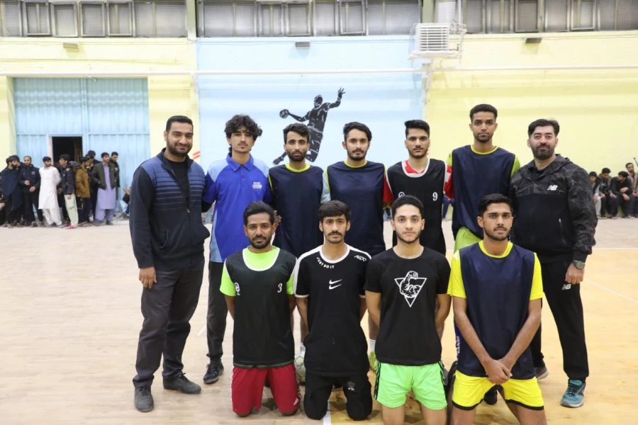 برگزاری دومین لیگ فوتسال پردیس شهید مطهری 
 7