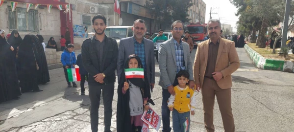  حضور پرشکوه کارکنان، اساتید ودانشجویان دانشگاه فرهنگیان سیستان و بلوچستان درمراسم راهپیمایی ۲۲ بهمن 4