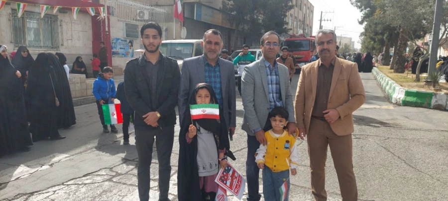  حضور پرشکوه کارکنان، اساتید ودانشجویان دانشگاه فرهنگیان سیستان و بلوچستان درمراسم راهپیمایی ۲۲ بهمن 4