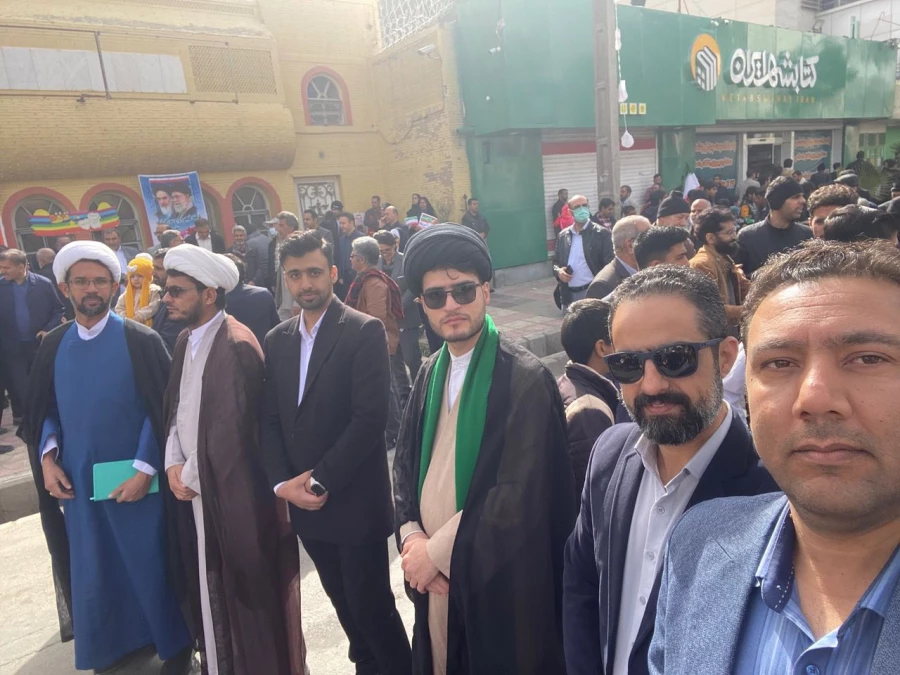  حضور پرشکوه کارکنان، اساتید ودانشجویان دانشگاه فرهنگیان سیستان و بلوچستان درمراسم راهپیمایی ۲۲ بهمن 5