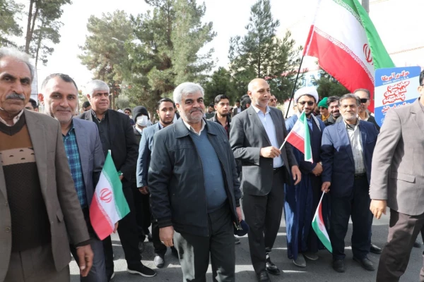  حضور پرشکوه کارکنان، اساتید ودانشجویان دانشگاه فرهنگیان سیستان و بلوچستان درمراسم راهپیمایی ۲۲ بهمن 7