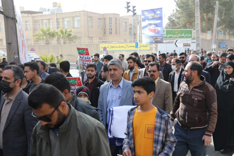  حضور پرشکوه کارکنان، اساتید ودانشجویان دانشگاه فرهنگیان سیستان و بلوچستان درمراسم راهپیمایی ۲۲ بهمن 10