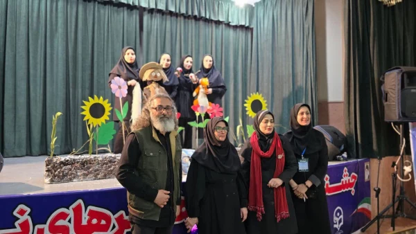 جشنواره کشوری سرود و هنرهای نمایشی تعزیه در دانشگاه فرهنگیان در دزفول با معرفی برگزیدگان به کار خود پایان داد. 2