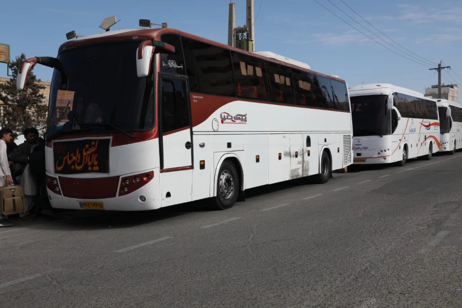 اعزام دانشجومعلمان پسر دانشگاه فرهنگیان استان سیستان و بلوچستان به اردوی راهیان نور
 3