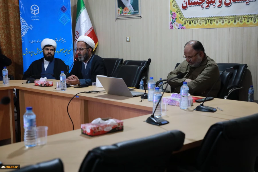 بررسی مرزهای راهبردی و تأثیر آن در عبور از تحریم ها در ضیافت اساتید اندیشه
 3