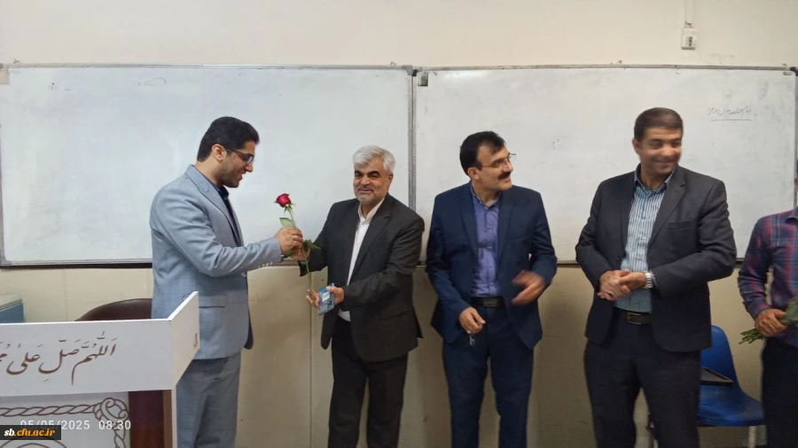 آیین تجلیل و تکریم از مقام استادان در پردیس های استانی دانشگاه فرهنگیان استان سیستان وبلوچستان 
 6