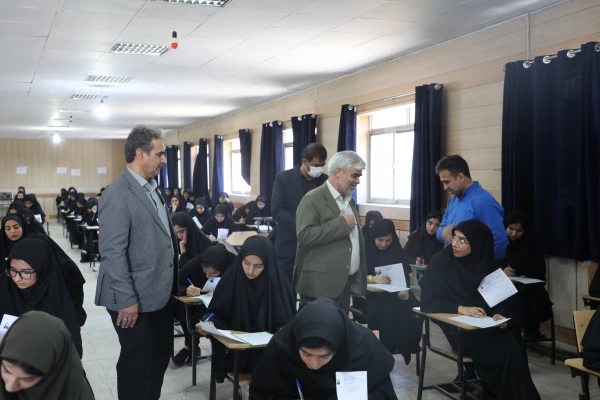 بازدید مسئولان دانشگاه فرهنگیان استان سیستان وبلوچستان  از فرایند برگزاری امتحانات پردیس های استانی
 11