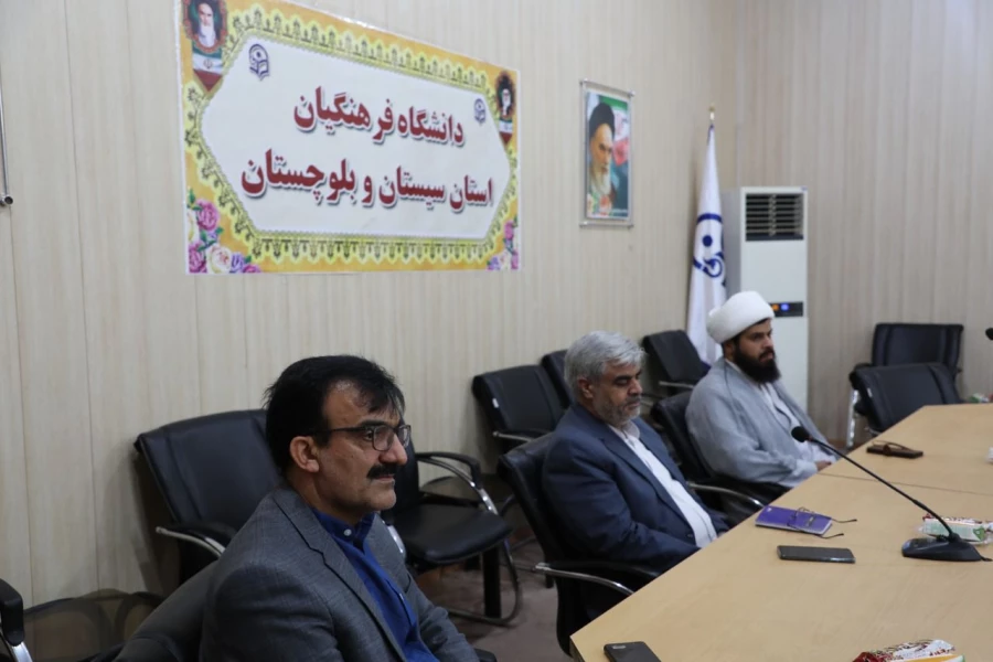 گردهمایی و نشست هماهنگی و هم افزایی اساتید پردیس های استانی دانشگاه برگزار شد.
 4