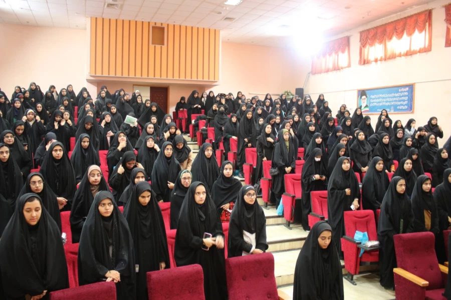 برگزاری مراسم استقبال از نو دانشجومعلمان دانشگاه فرهنگیان استان سیستان و بلوچستان 
 4