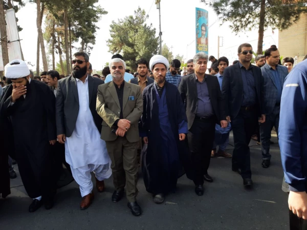 راهپیمایی یوم الله ۱۳ آبان با حضور اساتید، کارکنان و دانشجویان دانشگاه فرهنگیان استان سیستان و بلوچستان برگزار شد.

 3