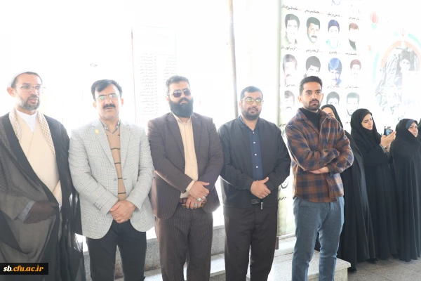 در آستانه چهل و هفتمین سالگرد پیروزی انقلاب اسلامی ، آئین غبار روبی و عطر افشانی مزار شهدا برگزارشد 2