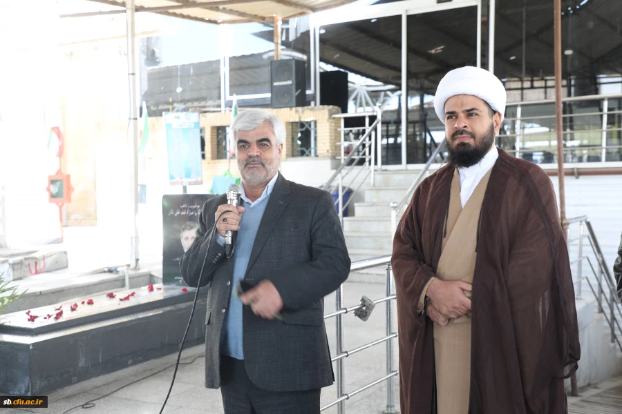 در آستانه چهل و هفتمین سالگرد پیروزی انقلاب اسلامی ، آئین غبار روبی و عطر افشانی مزار شهدا برگزارشد 6