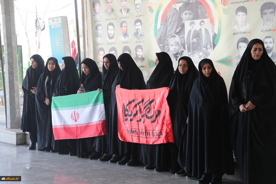 در آستانه چهل و هفتمین سالگرد پیروزی انقلاب اسلامی ، آئین غبار روبی و عطر افشانی مزار شهدا برگزارشد 13